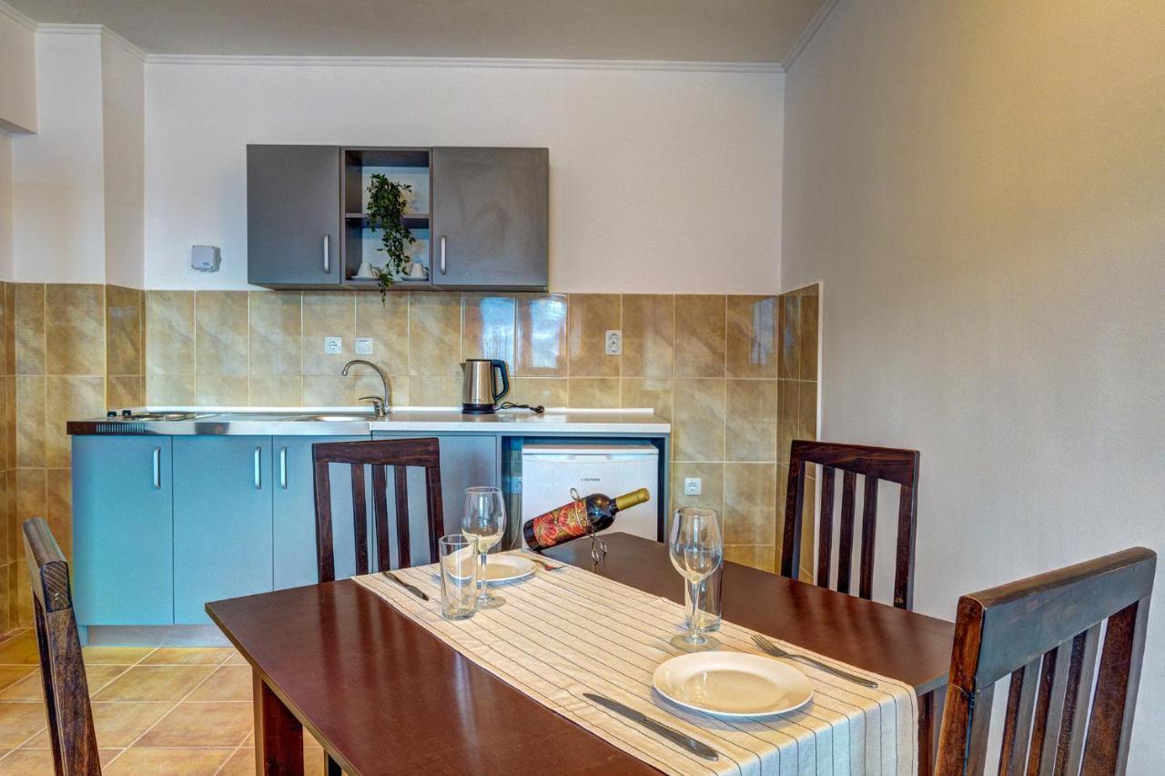 Aparthotel Silver Hills Free Parking Смолян Екстер'єр фото